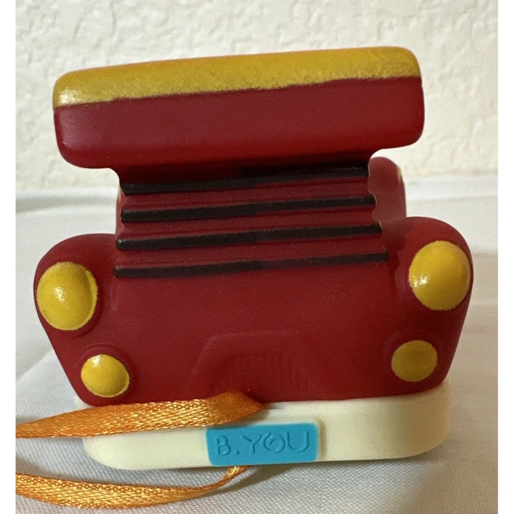 Battat Mini Wheeee-ls! Mini Pull-Back‎ Race Car Toy - Freddy Zoom